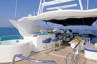 GOSSIP - Sundeck